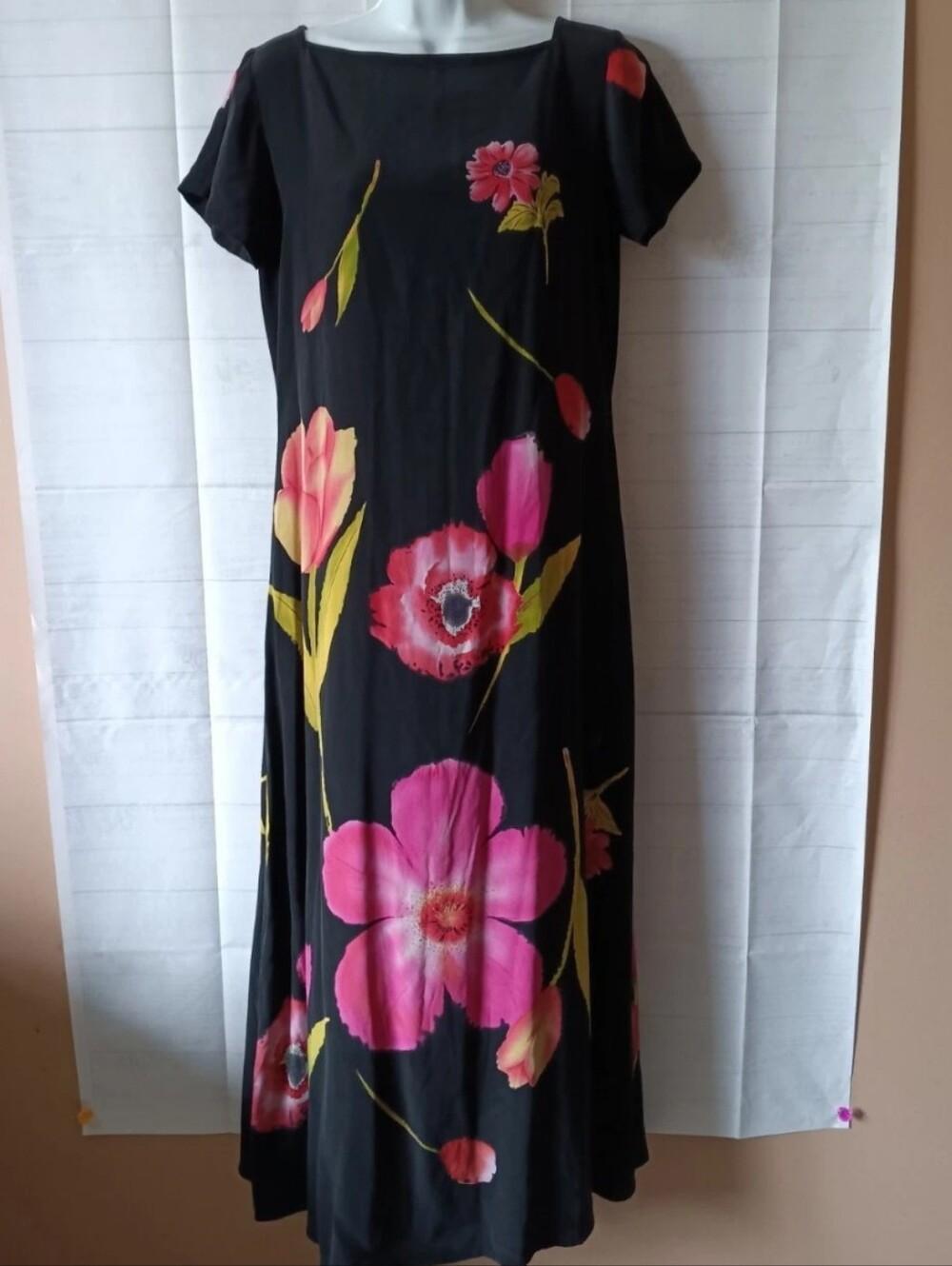 Natalie and Me Size M Vintage 90's Silk Floral Midi Dress